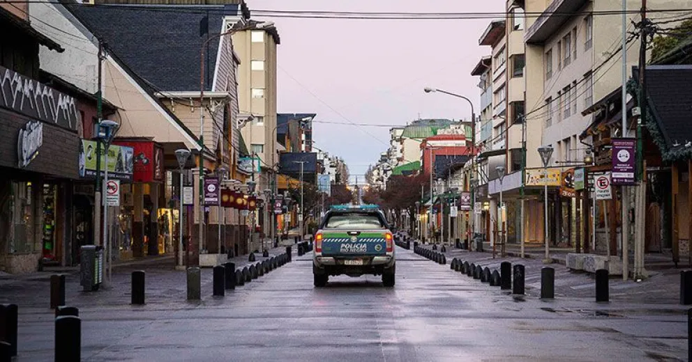 Violó la restricción de circulación durante la noche y fue detenido