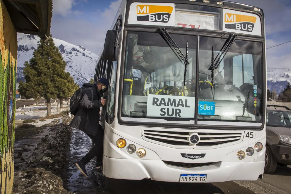 UTA levanta el paro de colectivos tras acordar un primer pago del 50% de los sueldos