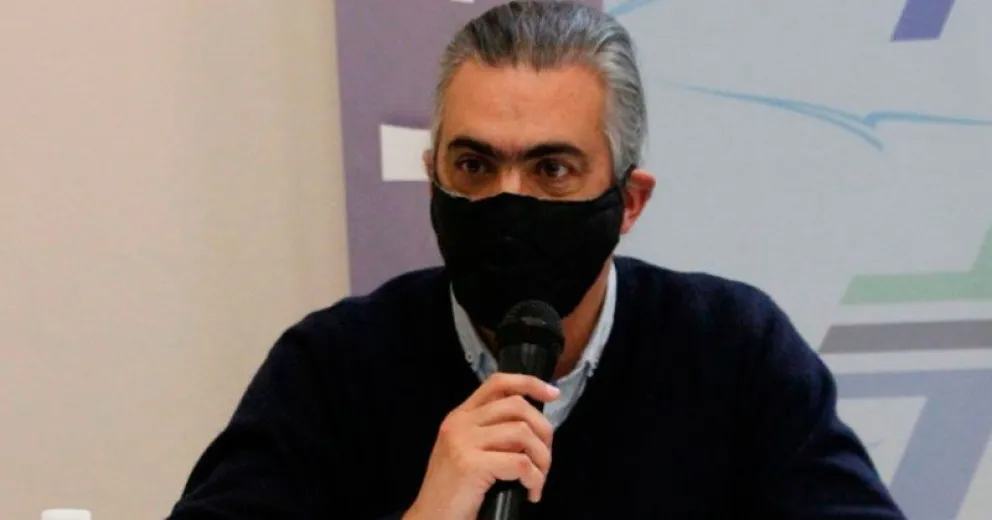 El ministro Carlos Valeri fue diagnosticado como positivo para COVID-19