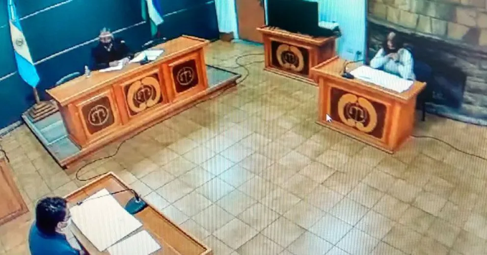 Se comprometió a ciertas pautas y evitó el juicio en su contra