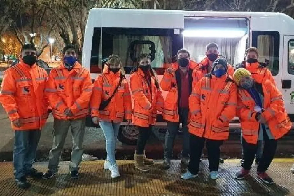 Enfermeros y enfermeras viedmenses partieron hacia Bariloche