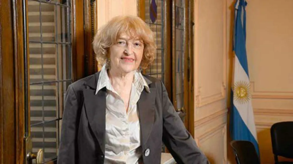 Renunció la viceministra de Educación Adriana Puiggrós por diferencias con Trotta