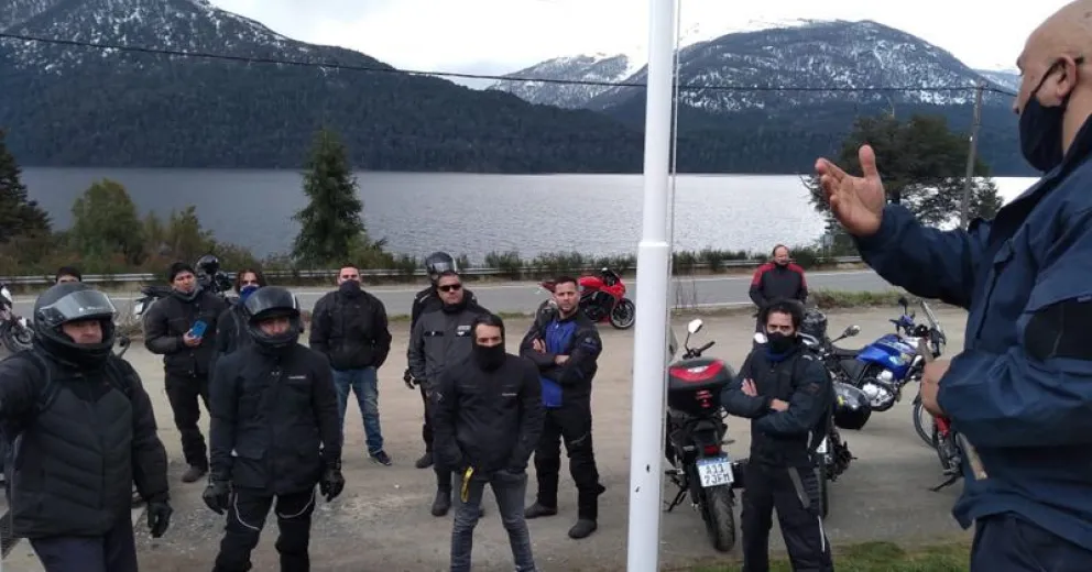 Vecino de Villa Mascardi se mostró preocupado y dijo que reducirían el plantel de efectivos policiales