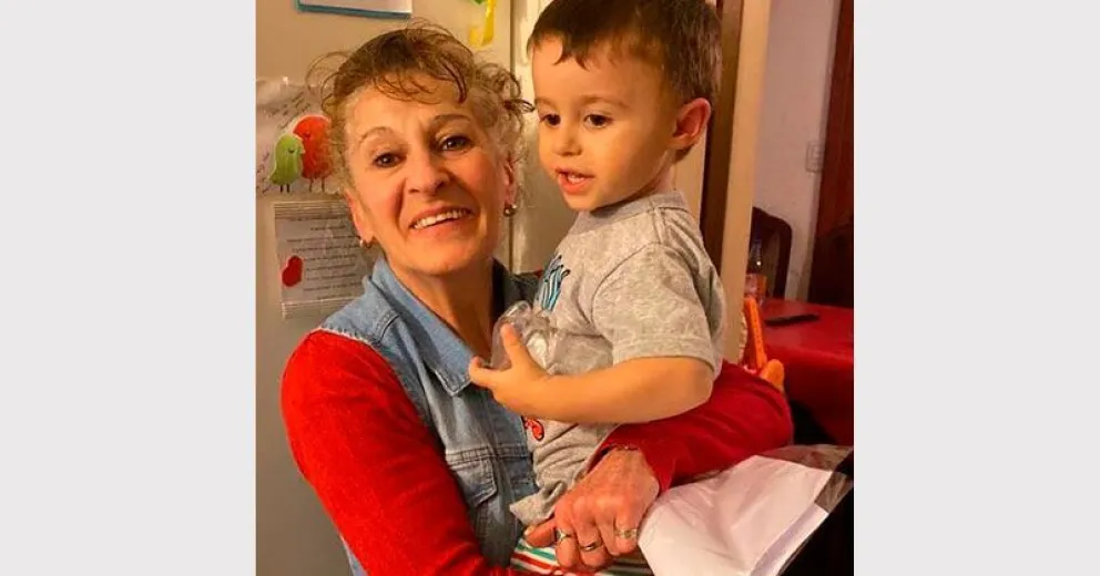 La abuela Loly y Galo acercaron distancias por medio de los cuentos