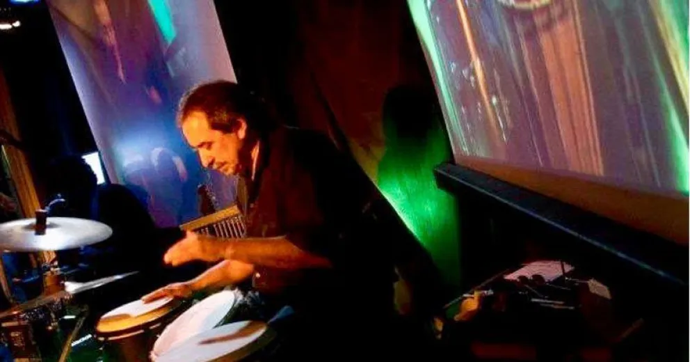 Carlos Casalla y la convivencia de  sus dos pasiones, la música y el buceo