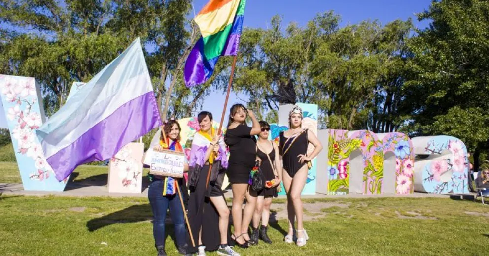 Impulsan Ley Integral Trans en Río Negro