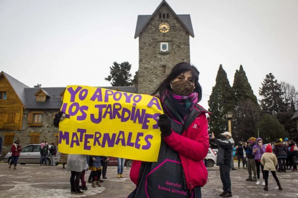 Gastronomía y jardines maternales serán incluídos en los ATP