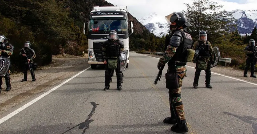 Gobierno provincial sostiene que protege a los vecinos ante posible enfrentamiento en Mascardi