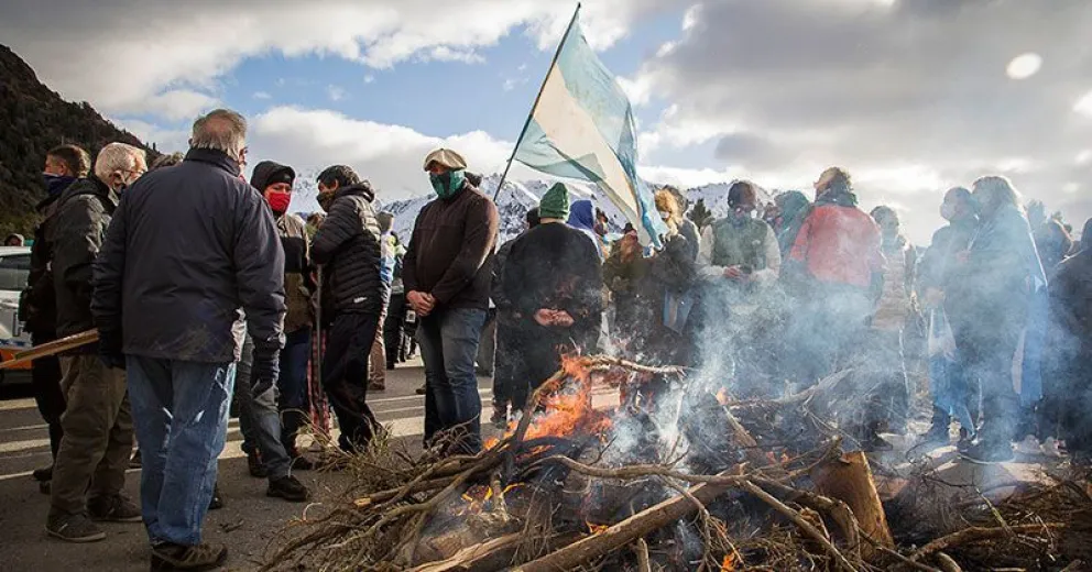 Una Fiscal Federal pidió desestimar la denuncia de Nación contra los manifestantes de Mascardi