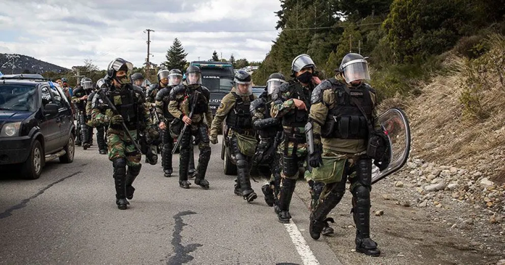 Policía y Gendarmería suman puestos de control cerca de la zona de conflicto