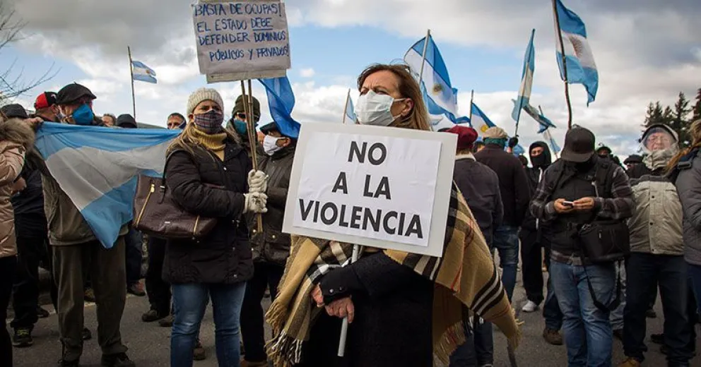 Cortan la Ruta 40 por un supuesto tiroteo que denunció la comunidad mapuche
