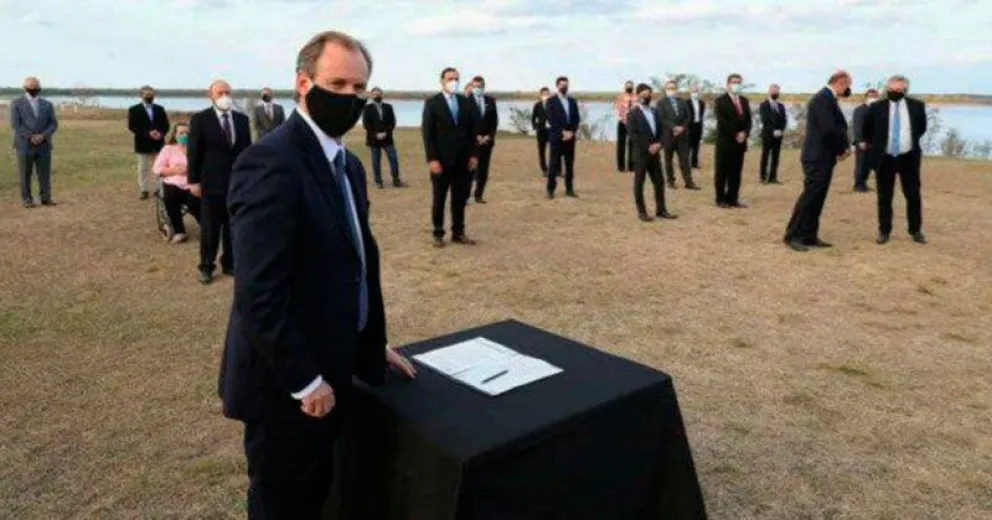 El gobernador de Entre Ríos tiene coronavirus y el viernes había estado con el presidente