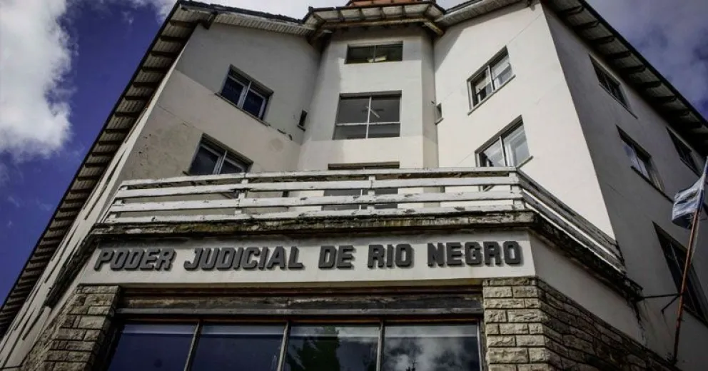 Rechazaron impugnación y confirmaron condena contra padrastro violador