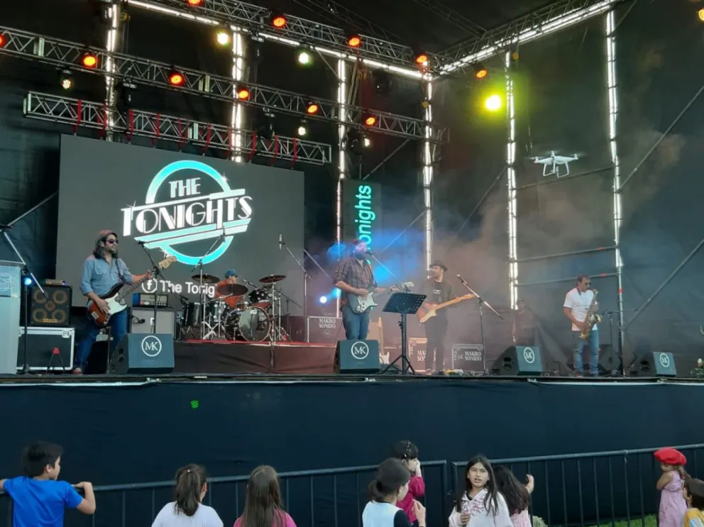 Sonará The Tonights en la noche del sábado