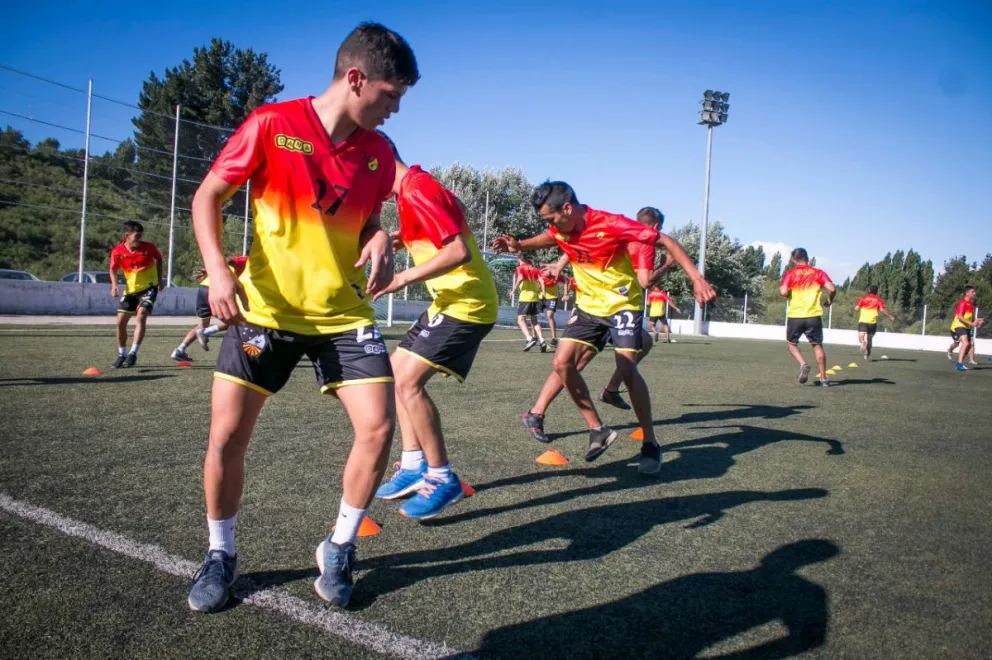 Este lunes no se reabren las prácticas para el futbol del interior