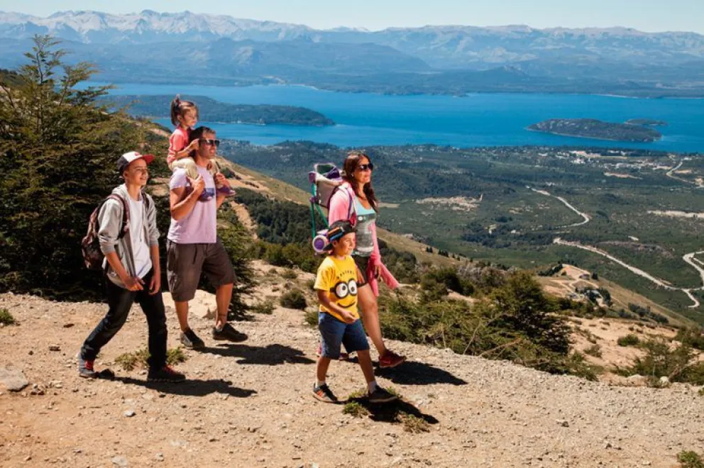 Anuncian que volverán los vuelos en octubre y que “habrá temporada de verano”