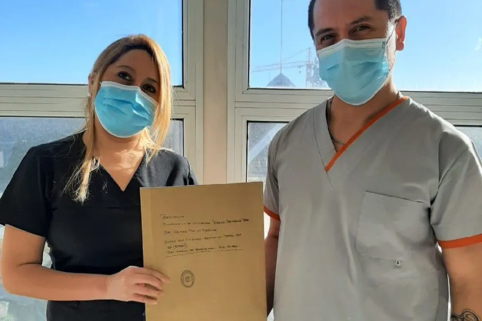 Integrantes de la cooperativa del Hospital de Bariloche van por el sueño de la casa propia