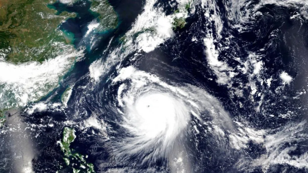 Alerta y evacuación en el sur de Japón ante la llegada de un potente tifón