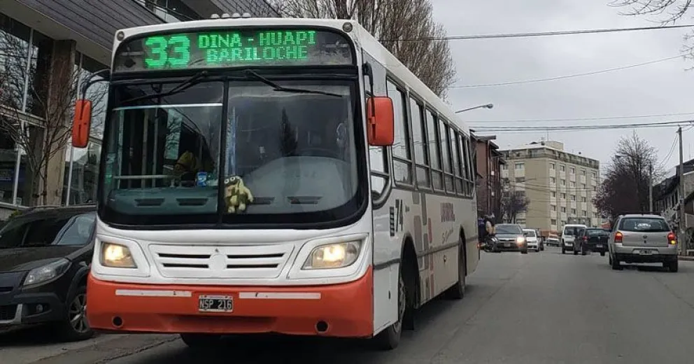 Desde este lunes, se amplía el horario de colectivos entre Bariloche y Dina Huapi