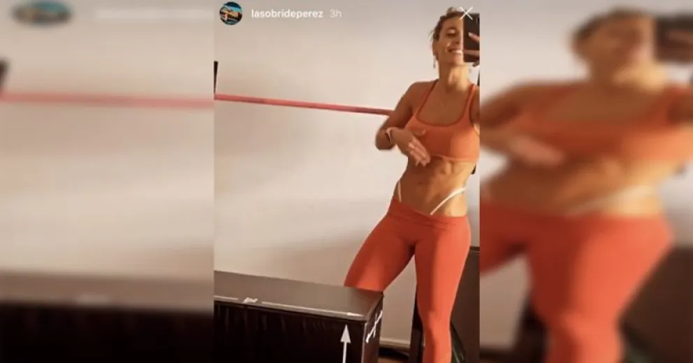 Sol Pérez se sumó a la tendencia de mostrar parte de la ropa interior