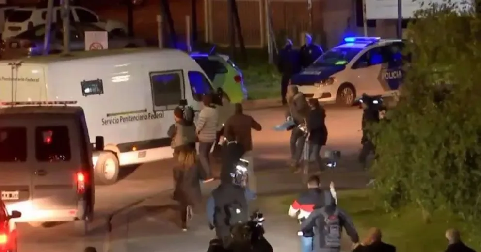 Báez se retiró de Ayres de Pilar en medio de la protesta de los vecinos