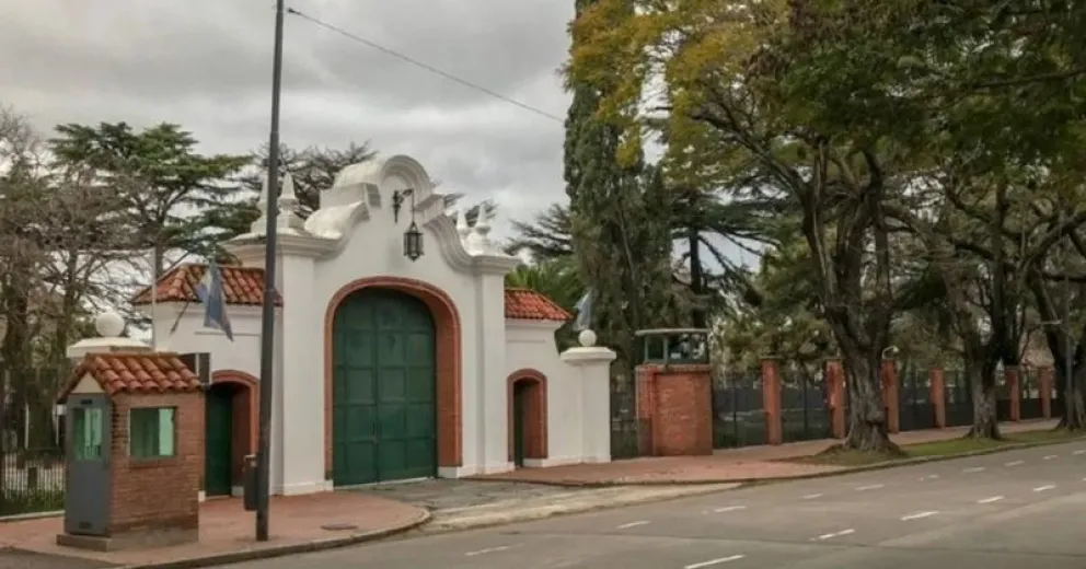 Arrojaron una bomba molotov contra la quinta presidencial de Olivos