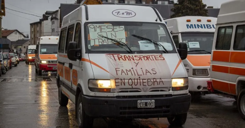 Veintiséis familias que dependen del transporte escolar todavía no reciben ayuda