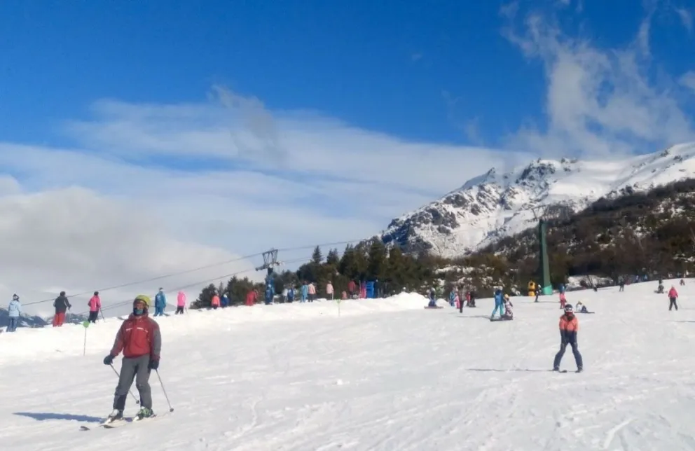 Más de 600 nuevos esquiadores residentes disfrutaron cerro Catedral en lo que va de septiembre