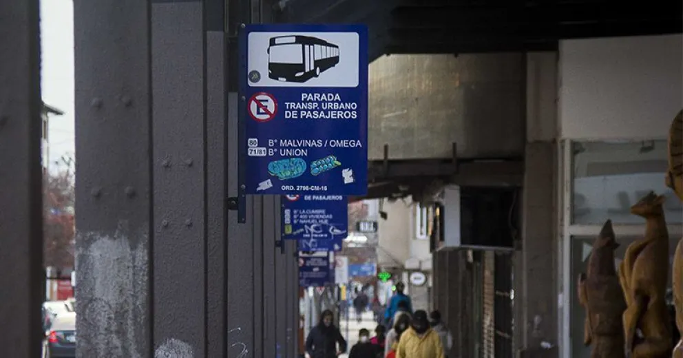 Choferes anuncian paro de colectivos para este viernes