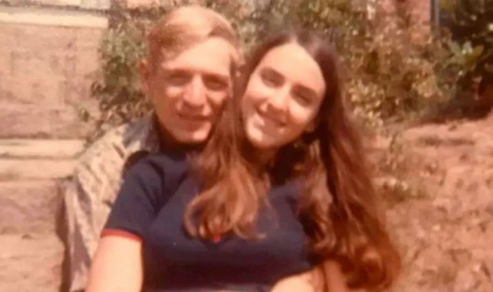 Lucharon hasta el final contra el Covid-19 y murieron tomados de la mano