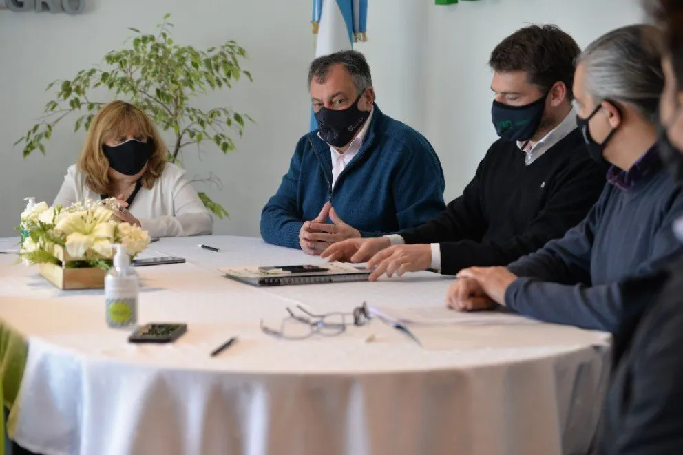 Comienza la obra del SUM artístico de la escuela "Ángel Gallardo" en Bariloche