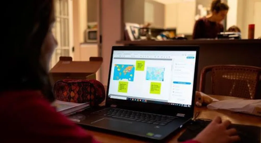 Docentes notan importante baja en las conexiones a clases virtuales