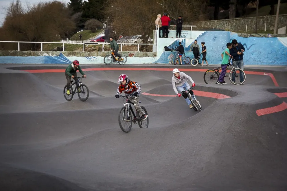 Skatepark y Pumptrack: espacios donde se hace cuesta arriba el uso de tapaboca y la distancia
