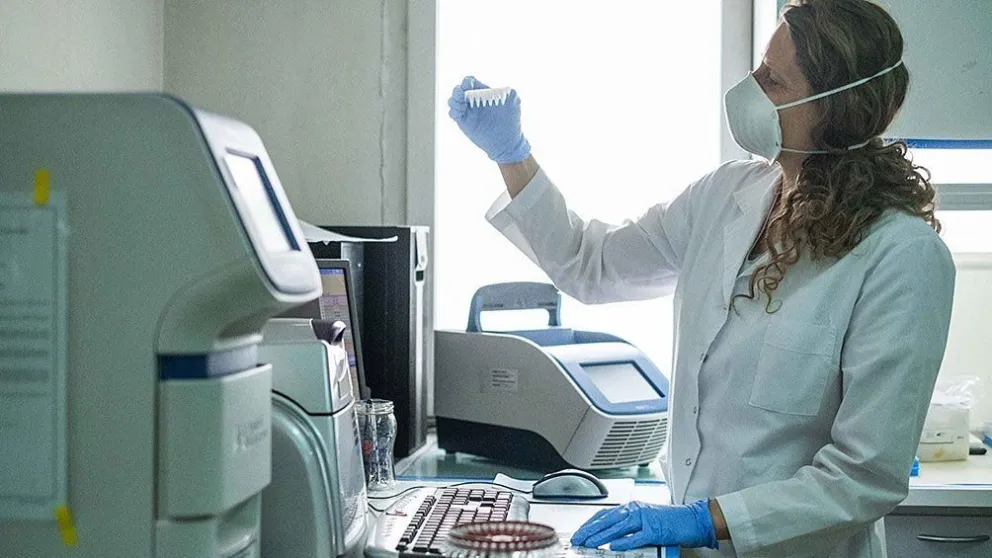 Reanudan los ensayos clínicos de la vacuna de Oxford