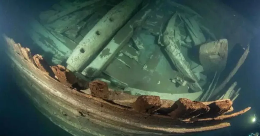 Hallan misterioso barco hundido hace 400 años en casi perfecto estado