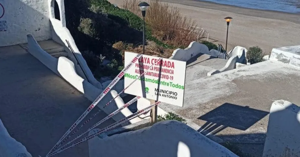 Cuarentena: Cerraron las bajadas a la playa en Las Grutas