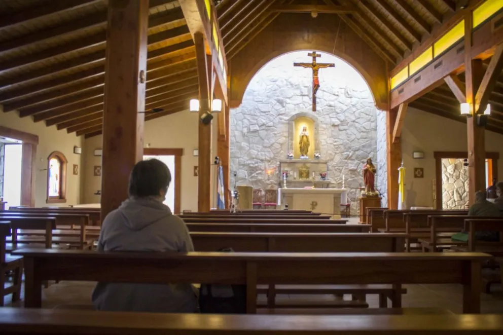 Sin misas: "Está en juego nuestra libertad religiosa", dicen los fieles