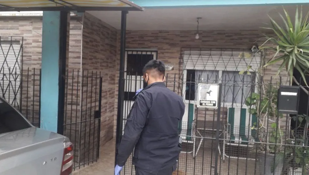 Jubilado mató a puñaladas a su joven pareja de 35 años y luego intentó suicidarse