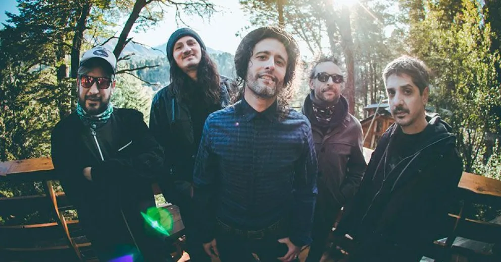 Gusanos de Seda completó “Metamórfico”