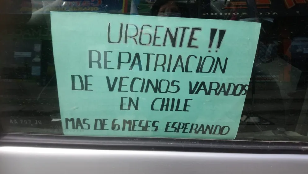 Tiene 81 años, está sola y quedó varada en Chile