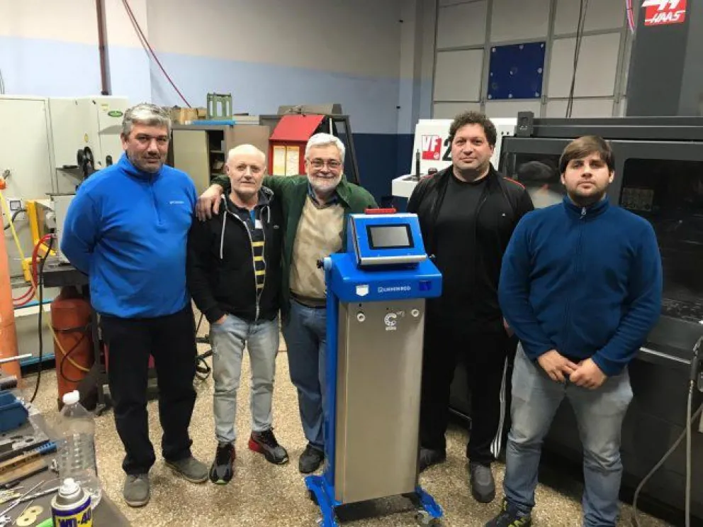 Quedó varado lejos de Bariloche por la pandemia: formó un equipo que creó un respirador para pacientes de Covid-19