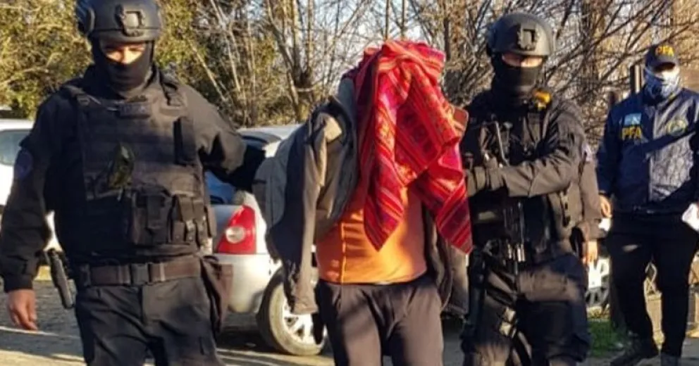 Capturaron a un peligroso delincuente que estaba escondido en Melipal