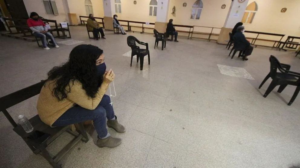 El Gobierno porteño habilitó celebraciones litúrgicas en los templos para 20 personas como máximo