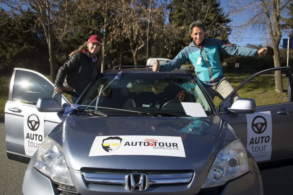 Auto tour, la manera que los guías barilochenses encontraron para poder desempeñarse ante las primeras tentativas de recomenzar con el turismo en 2020 (fotos: Facundo Pardo).