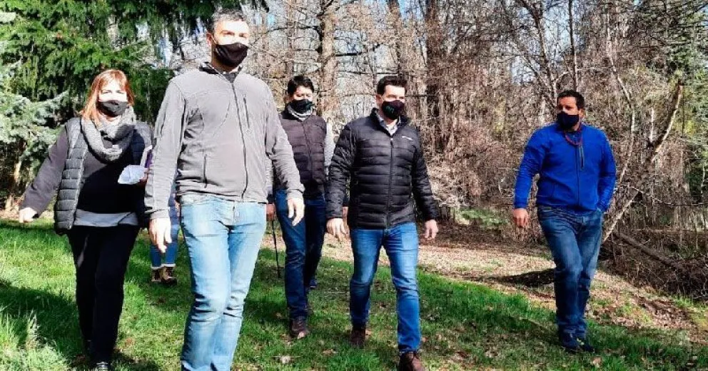 Presentaron el primer invernadero escuela en Bariloche