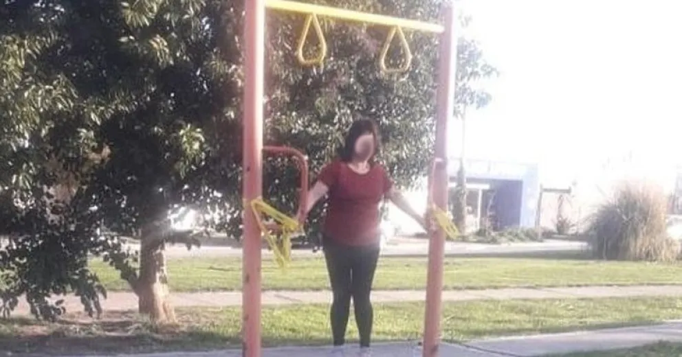 Multaron a una mujer por usar un aparato de un gimnasio abierto