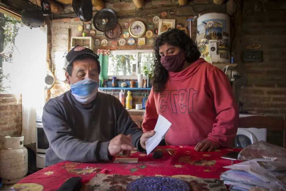 Familia desesperada: Construyeron su casa hace nueve años en una toma y ahora podrían desalojarlos