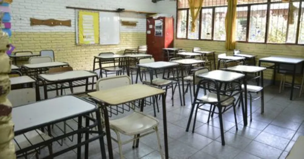 Gennuso adelantó que piensan alternativas para ensayar la vuelta a clases en verano