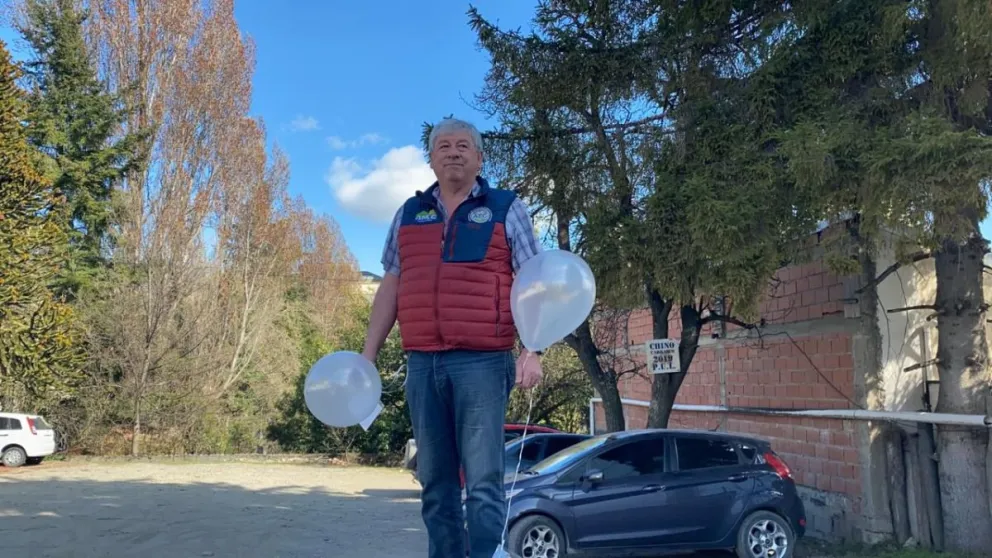 Singular festejo en pandemia: suelta de globos con premios