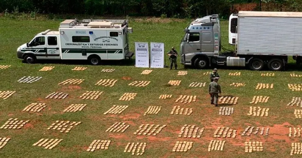 Llevaban ocultas nueve toneladas de marihuana en un camión que trasladaban pollos